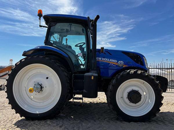 Image of New Holland T7.210 equipment image 1