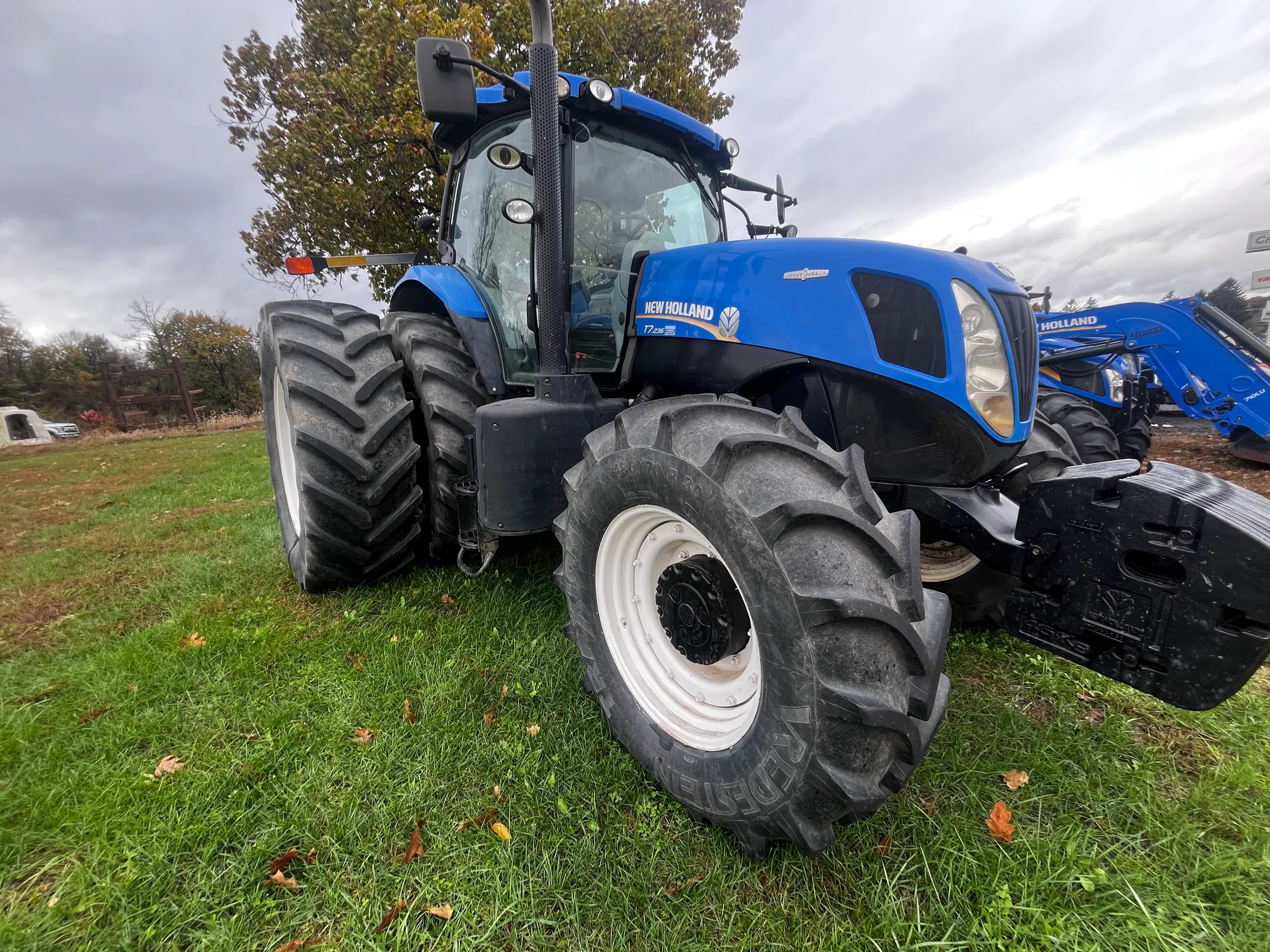 New Holland T7.235 Equipment Image0