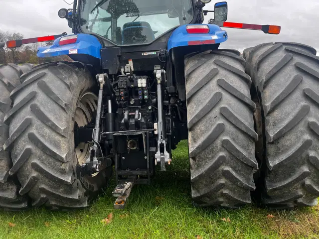 Image of New Holland T7.235 equipment image 1
