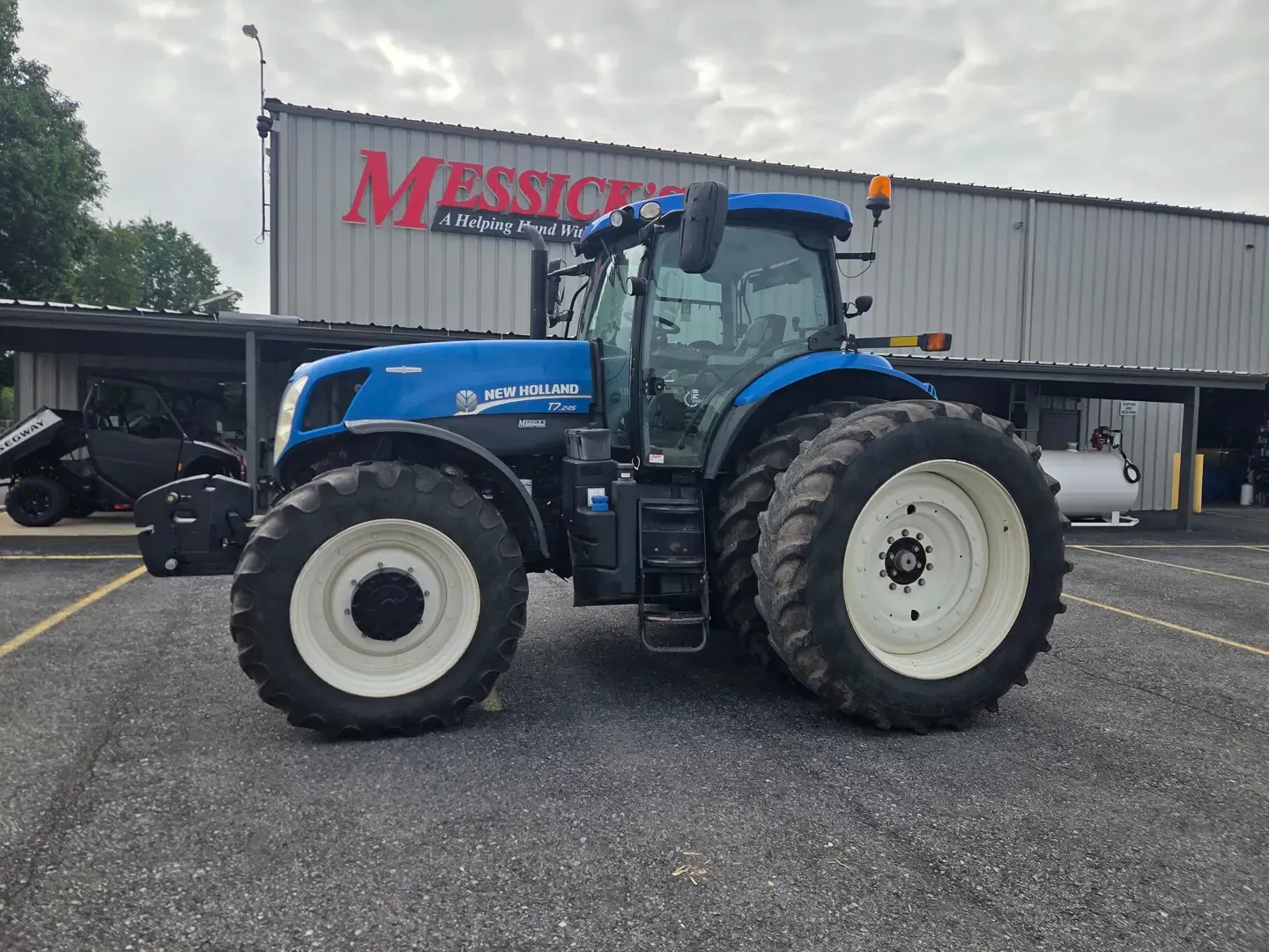 New Holland T7.245 Equipment Image0