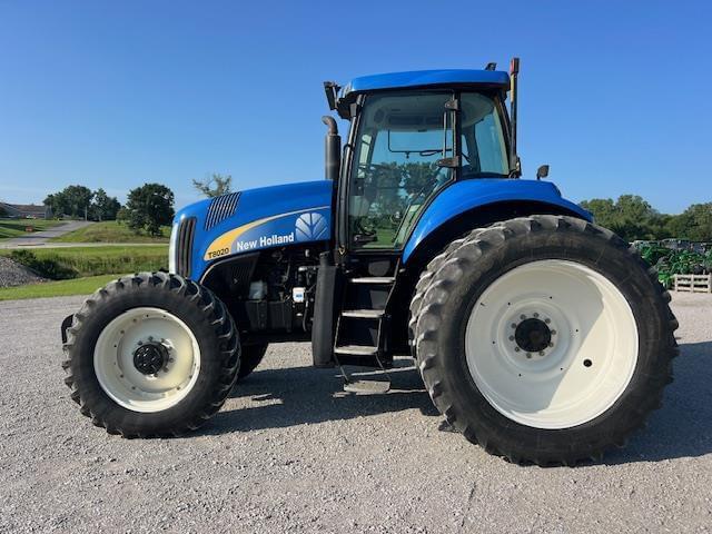 Image of New Holland T8020 equipment image 1