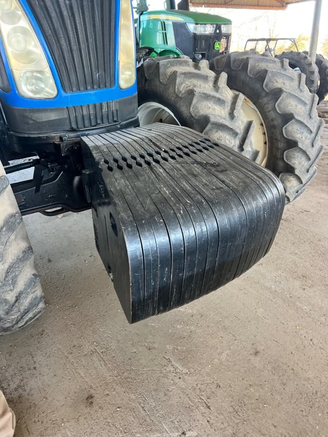 Image of New Holland T8030 equipment image 3