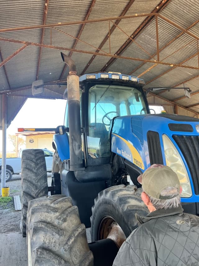 Image of New Holland T8030 equipment image 1