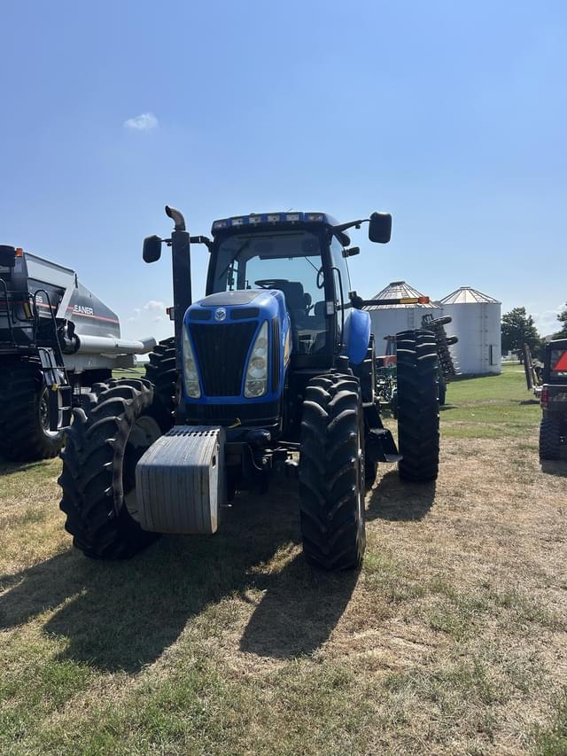Image of New Holland T8040 equipment image 1