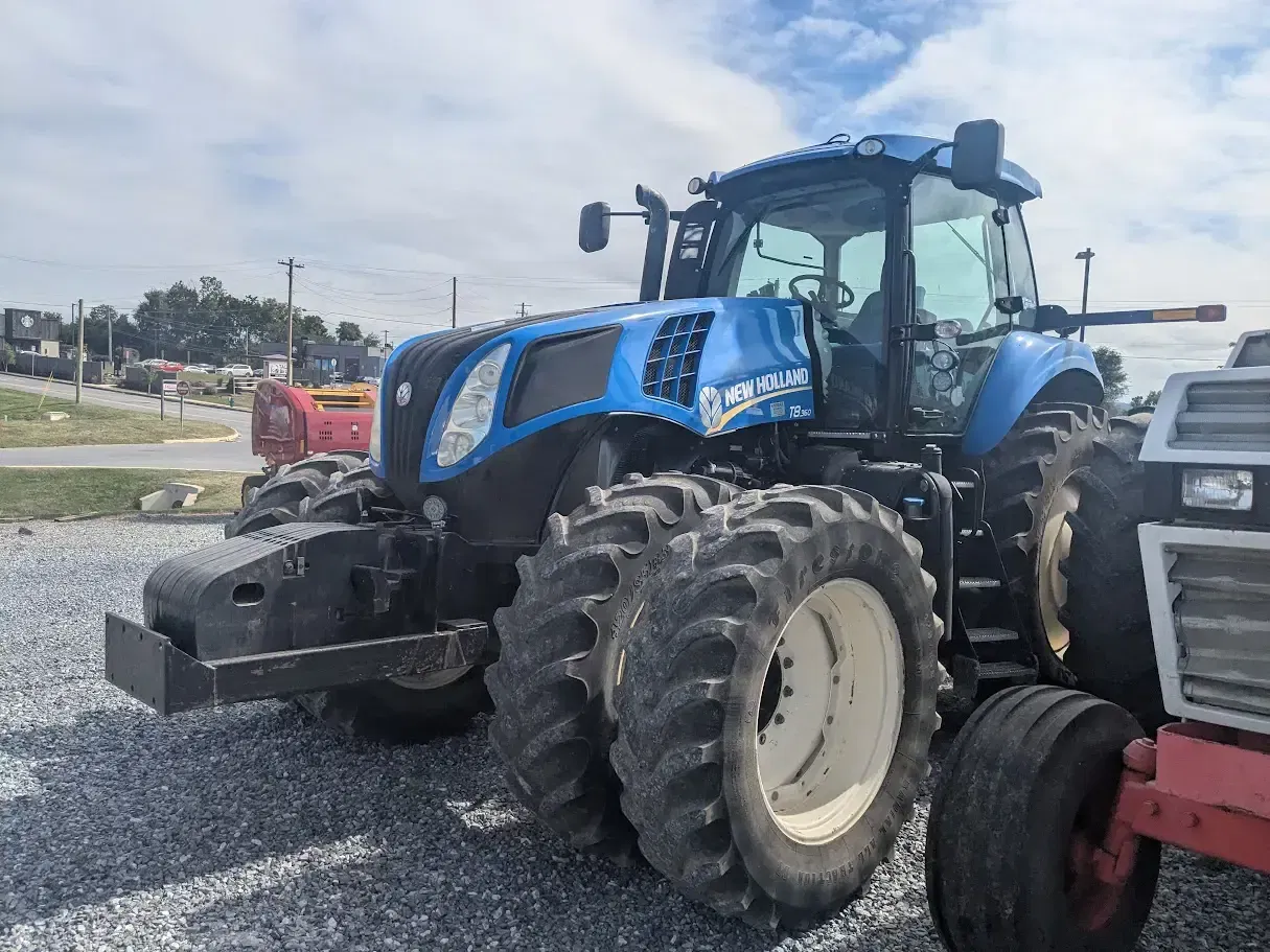 2014 New Holland T8.360 Equipment Image0