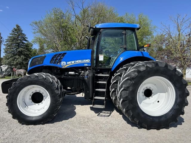 Image of New Holland T8.390 equipment image 2