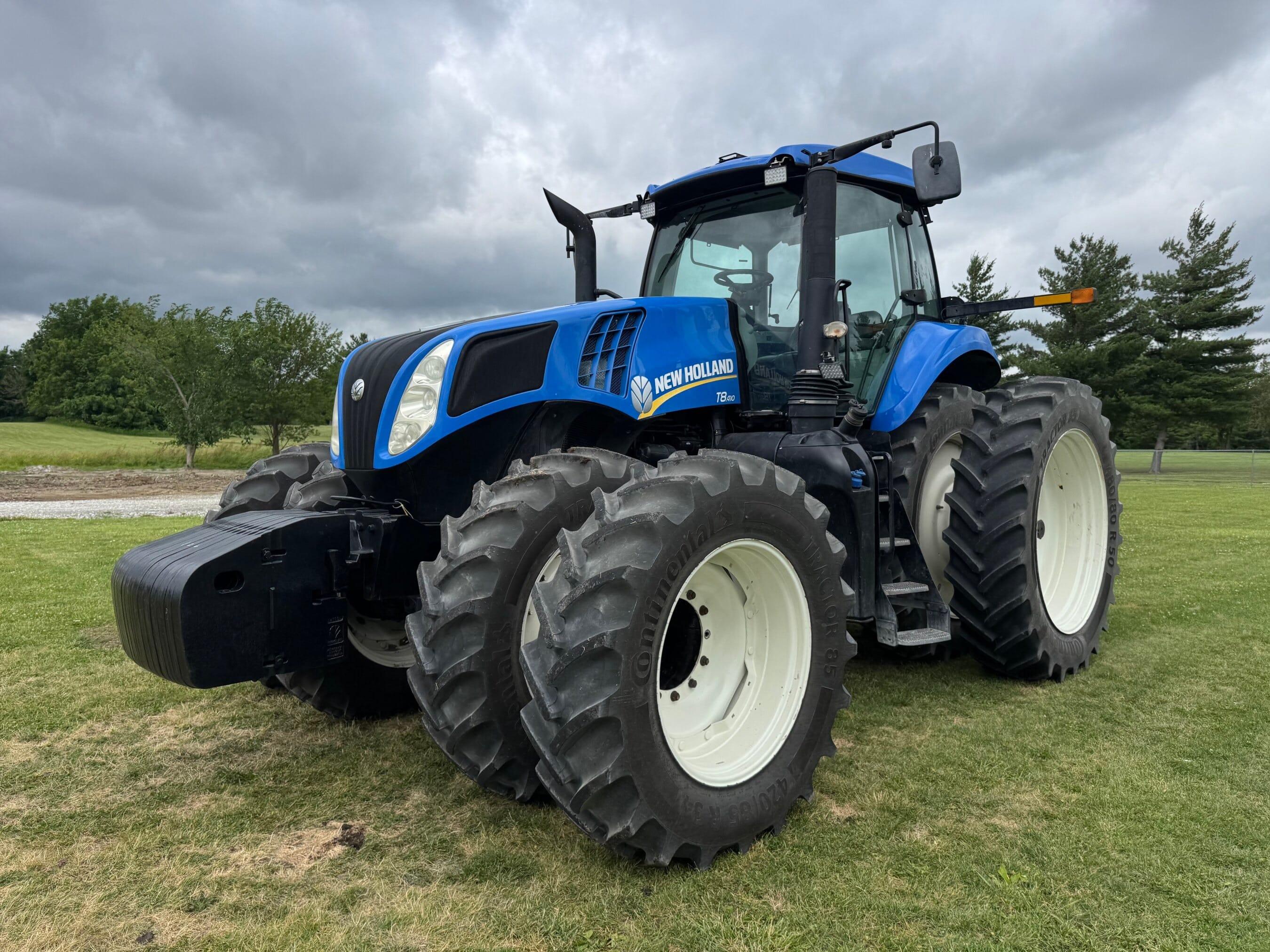 2016 New Holland T8.410 Equipment Image0