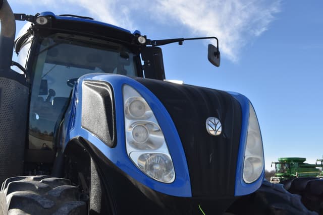 Image of New Holland T8.410 equipment image 4