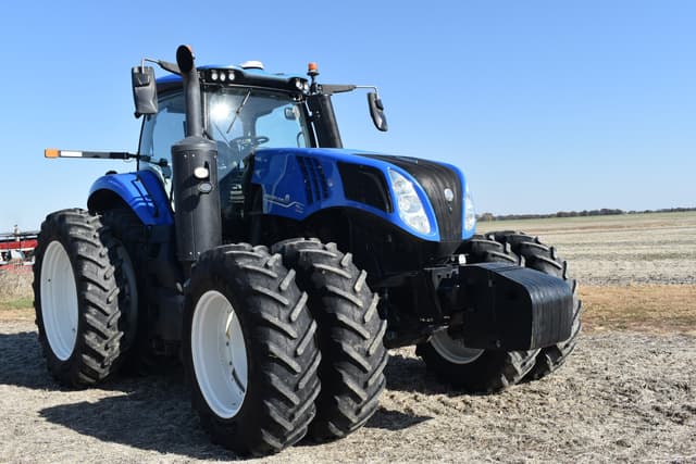 Image of New Holland T8.410 equipment image 3