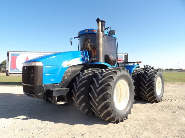 Image of New Holland T9040 equipment image 1