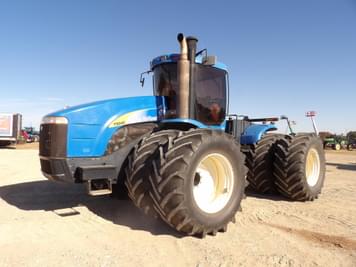 Main image New Holland T9040