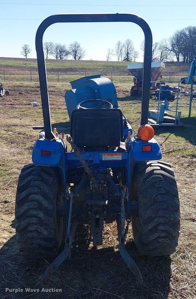 Image of New Holland TC21 equipment image 4