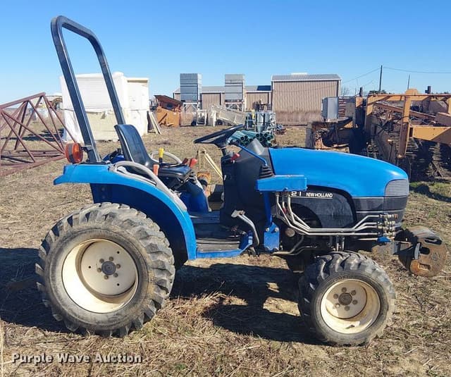 Image of New Holland TC21 equipment image 2