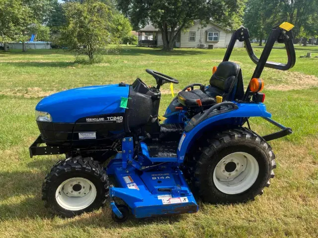 Image of New Holland TC24D equipment image 1