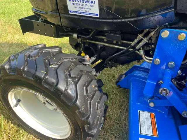 Image of New Holland TC24D equipment image 4