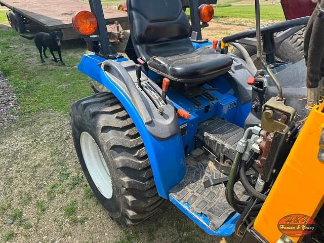 Image of New Holland TC24D equipment image 2