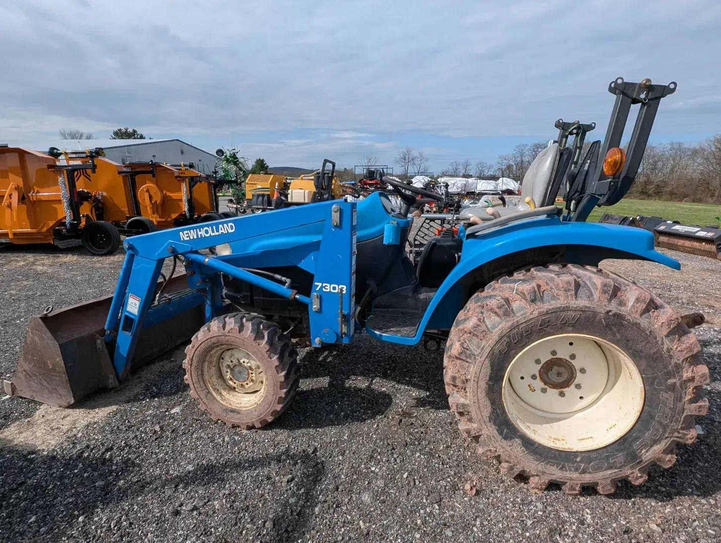 New Holland TC25D Equipment Image0