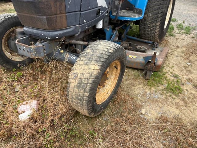 Image of New Holland TC25D equipment image 3