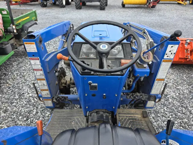 Image of New Holland TC30 equipment image 3