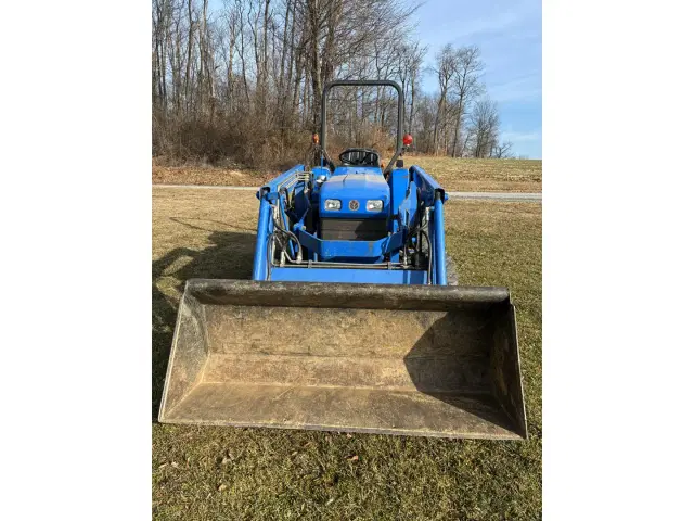Image of New Holland TC30 equipment image 1