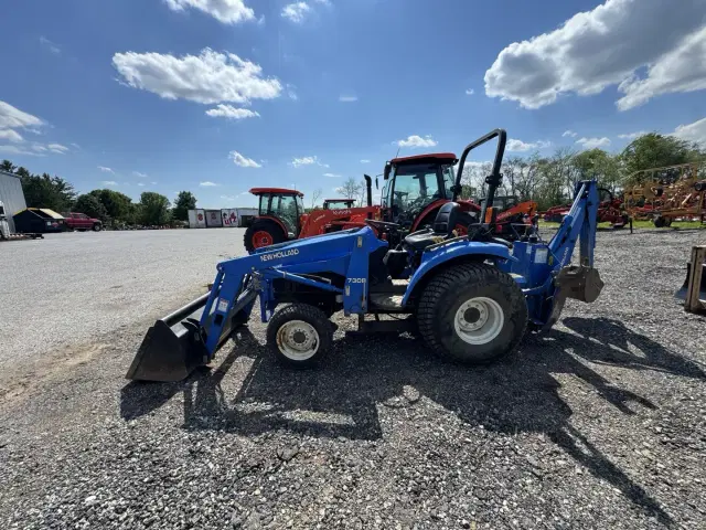 Image of New Holland TC33D equipment image 4