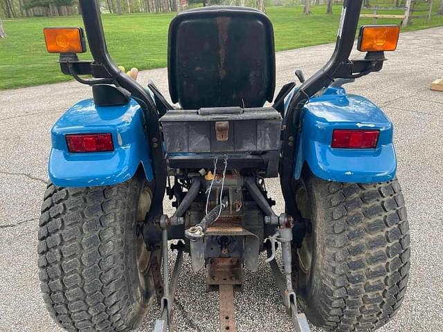 Image of New Holland TC33D equipment image 3