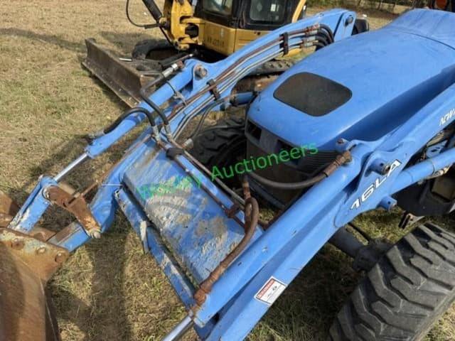 Image of New Holland TC35 equipment image 4