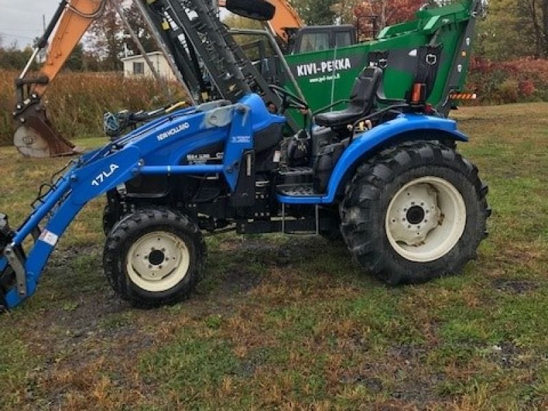 2002 New Holland TC35D Equipment Image0