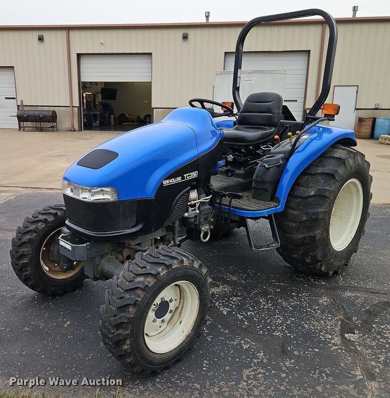 New Holland TC35D Equipment Image0