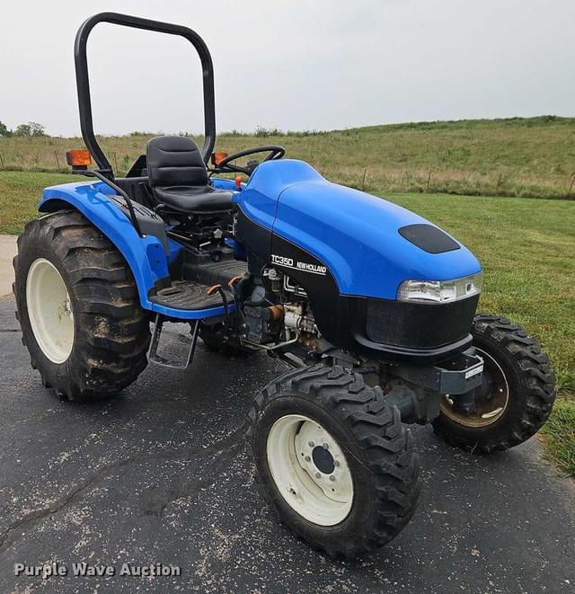 Image of New Holland TC35D equipment image 2