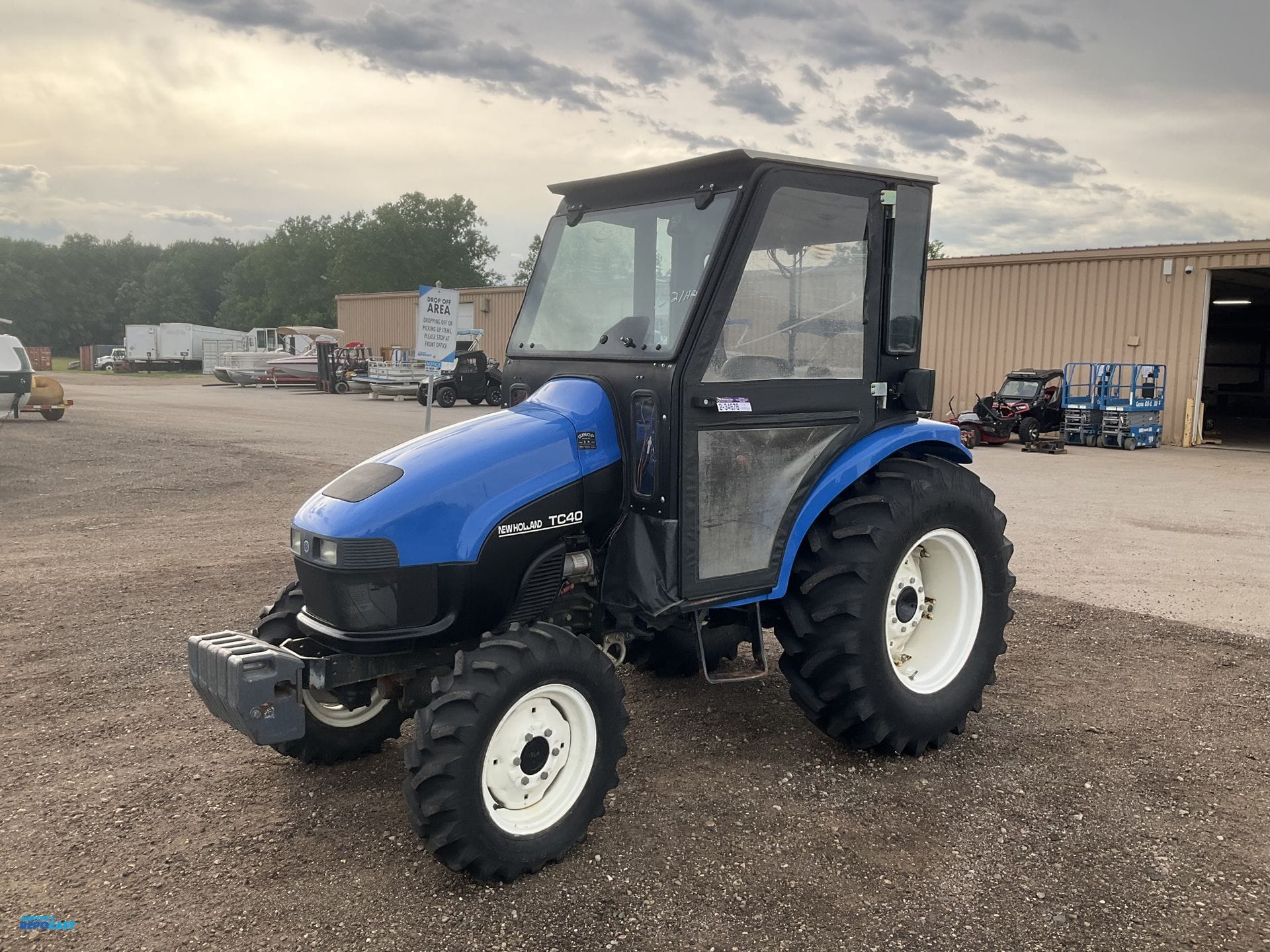 New Holland TC40 Equipment Image0