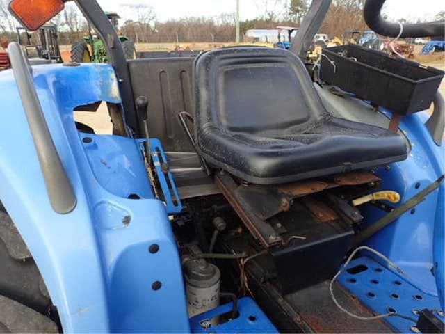 Image of New Holland TC40A equipment image 4