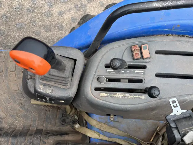 Image of New Holland TC40D equipment image 2