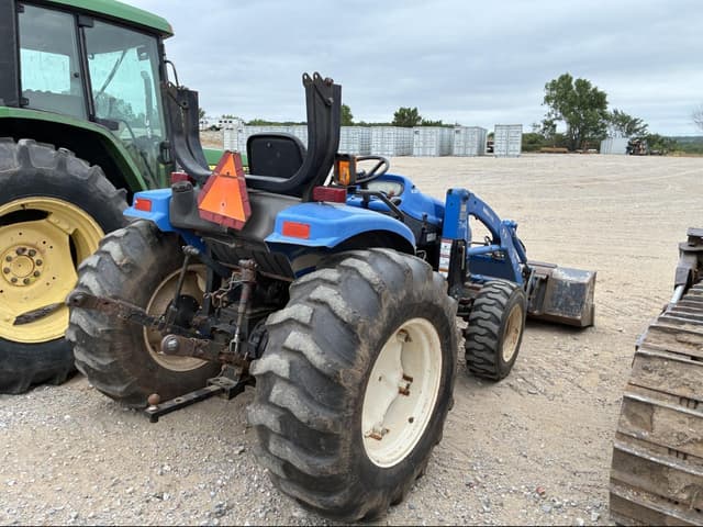 Image of New Holland TC40D equipment image 2