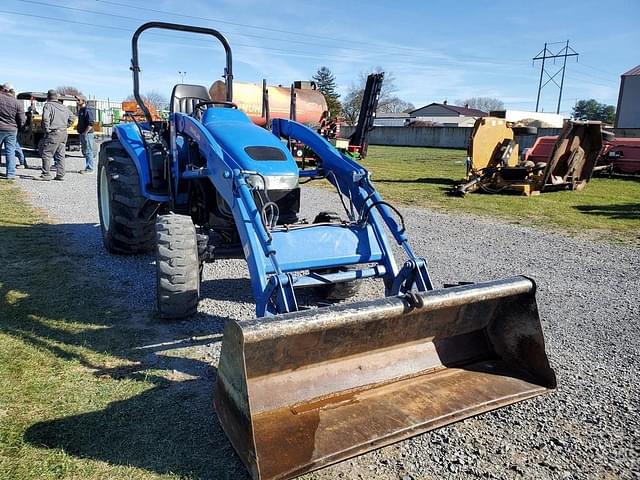 Image of New Holland TC45D equipment image 2