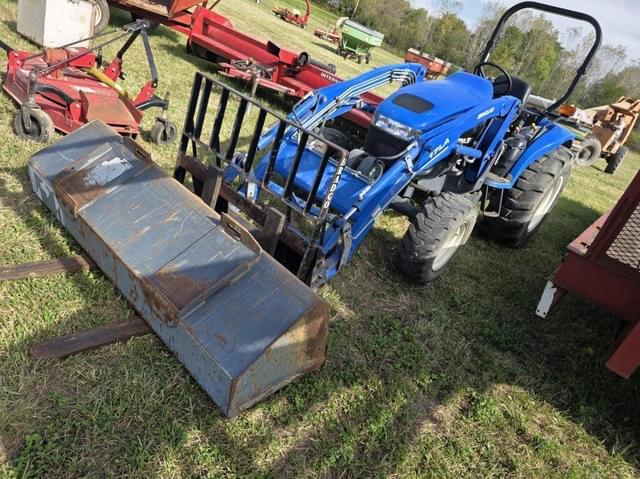 Image of New Holland TC45D equipment image 2