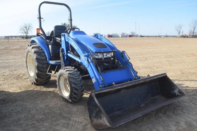 Image of New Holland TC45 equipment image 3