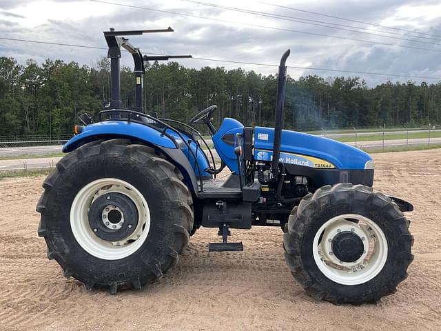 Image of New Holland TD5040 equipment image 3