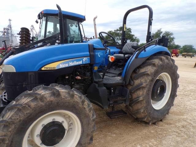 Image of New Holland TD5040 equipment image 3