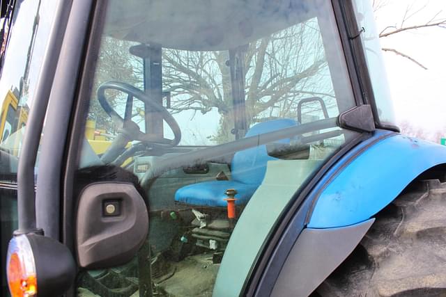 Image of New Holland TD5050 equipment image 4