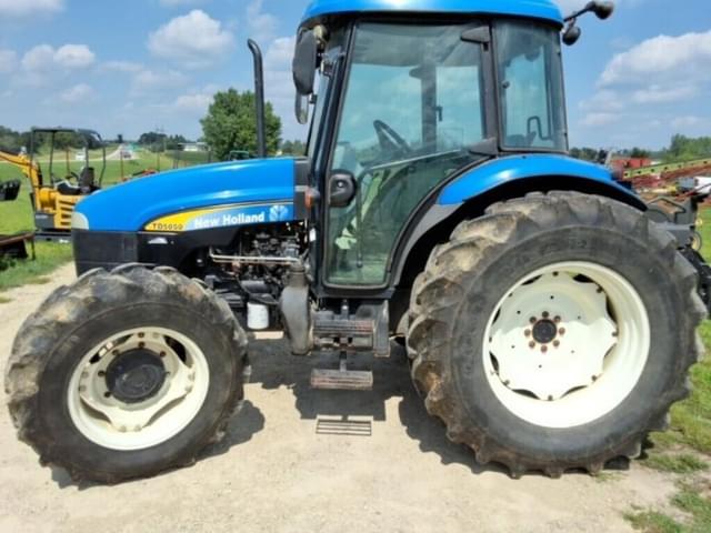 Image of New Holland TD5050 equipment image 1