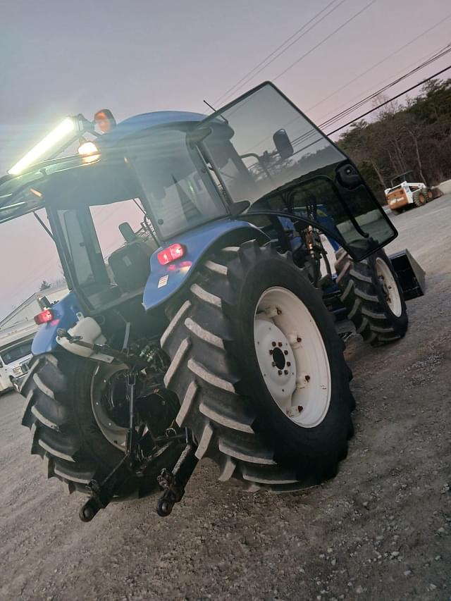 Image of New Holland TD95D equipment image 4