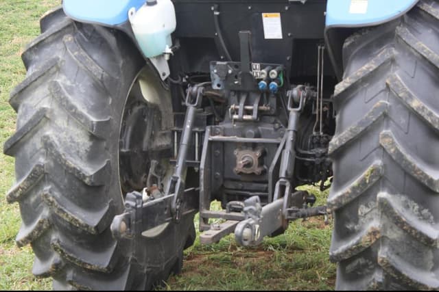Image of New Holland TD95D equipment image 4