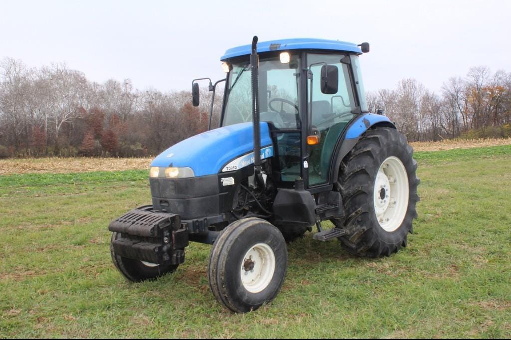 New Holland TD95D Equipment Image0