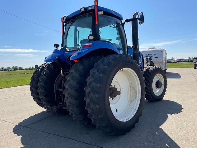 Image of New Holland TG215 equipment image 3