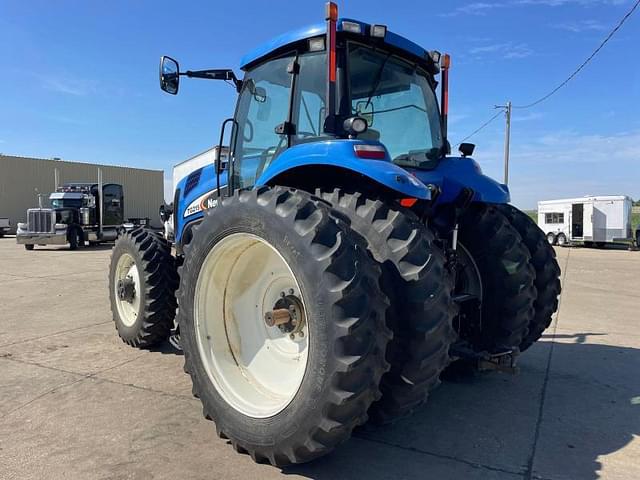 Image of New Holland TG215 equipment image 4