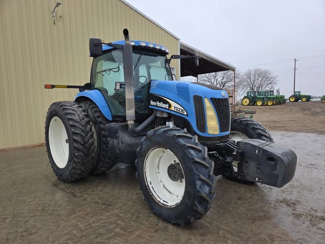 Image of New Holland TG230 equipment image 3
