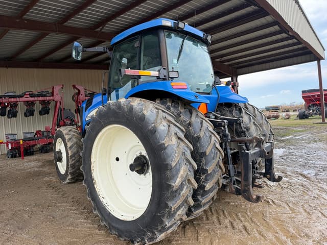 Image of New Holland TG230 equipment image 3