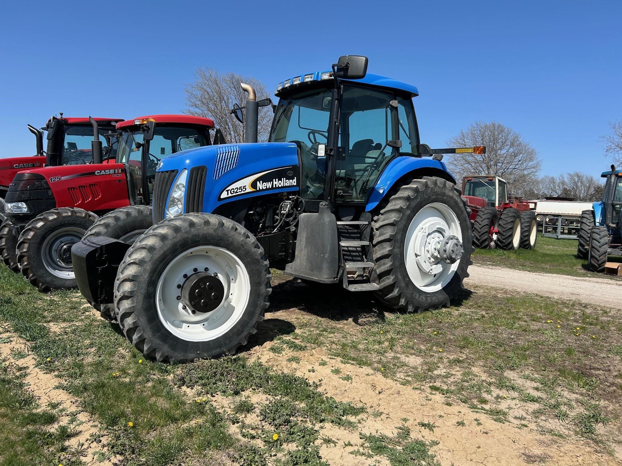 New Holland TG255 Equipment Image0