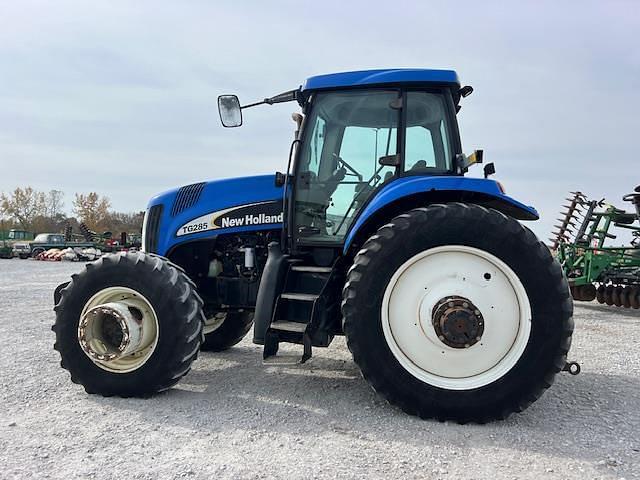 Image of New Holland TG285 equipment image 2